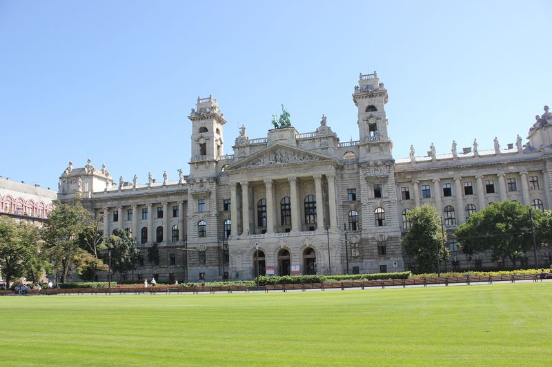 Soubor:Budapest Muzeum Etnograficzne.jpg