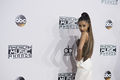 2016 American Music Awards-Ariana Grande-03.jpg