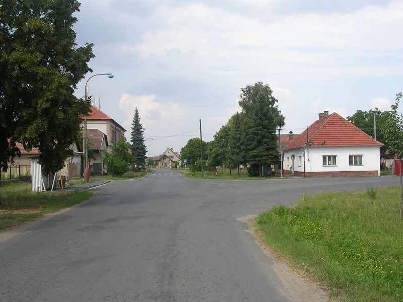 Soubor:Sokoleč, křižovatka.jpg