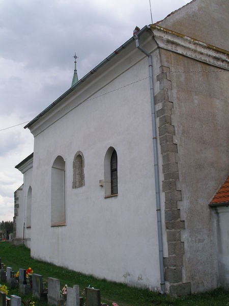 Soubor:Belcice-2008-05-04-SeverniStenaKostelniLodi.JPG