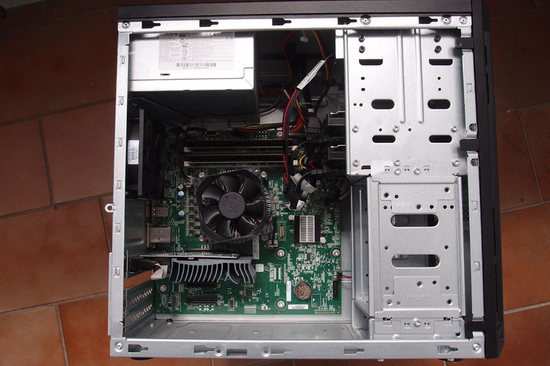 Soubor:ProLiant ML10 Gen9-3.jpg