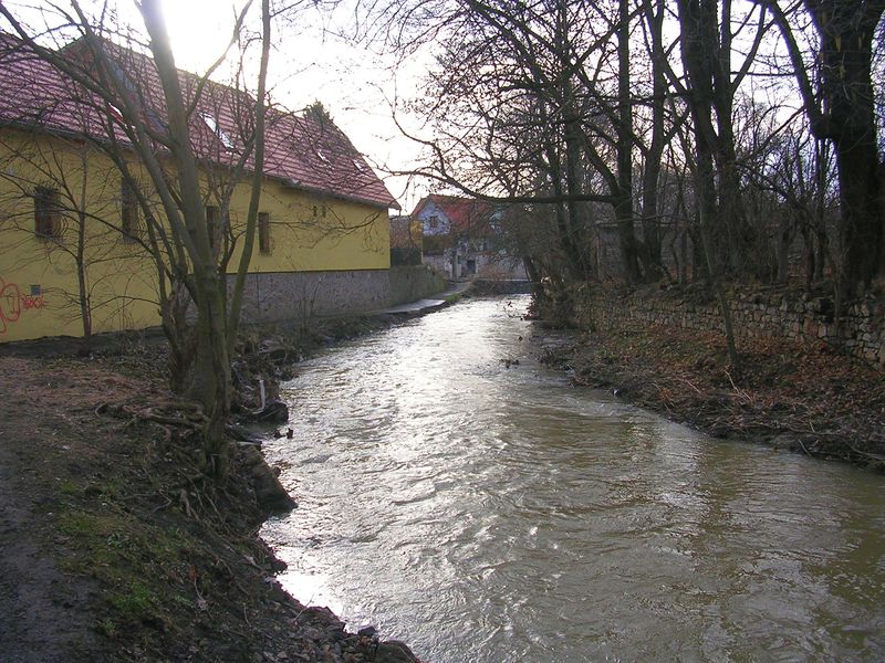 Soubor:Botič-Domkářská.jpg