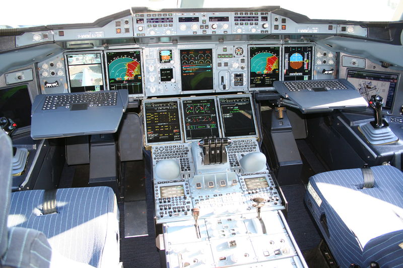 Soubor:Airbus A380 cockpit.jpg