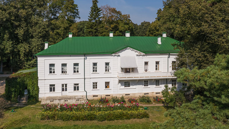 Soubor:Tula YasnayaPolyana asv2019-09 img11 LNTolstoy House.jpg