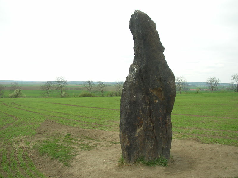 Soubor:Klobuky CZ Zkamenely pastyr 093.jpg