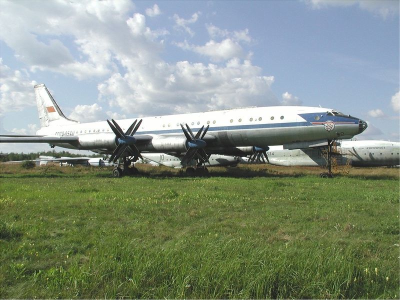 Soubor:Aeroflot Tupolev Tu-114.jpg