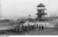 Bundesarchiv R 67 Bild-02-003, Kriegsgefangenenlager Crossen, Wachturm.jpg