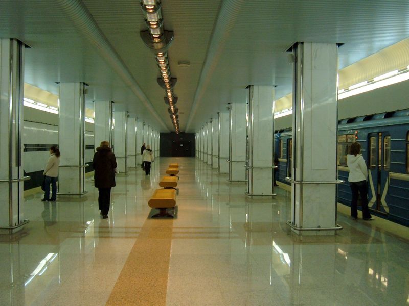 Soubor:Belarus Minsk Metro Spartovaja.JPG