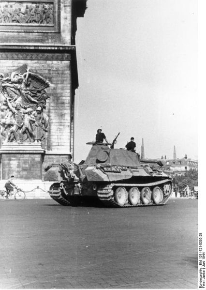 Soubor:Bundesarchiv Bild 101I-721-0395-28, Paris, Panzer V (Panther) vor Arc de Triomphe.jpg