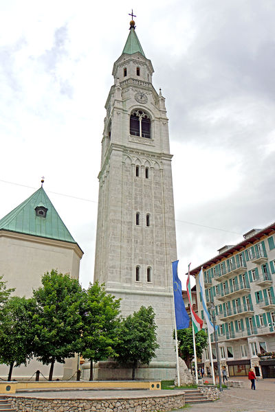 Soubor:Italy-01319-Basilica Minore dei Santi Filippo e Giacomo-DJFlickr.jpg