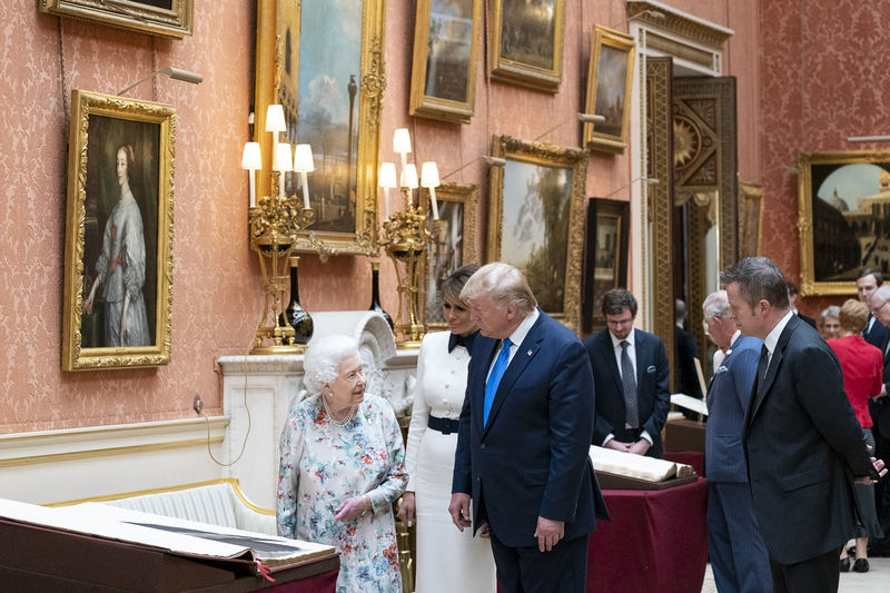 Soubor:President Trump and First Lady Melania Trump's Trip to the United Kingdom (48007792717).jpg