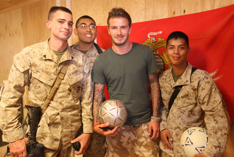 Soubor:David Beckham visits Marines in Afghanistan Flickr.jpg