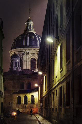 The Institut de France is a French learned society (grouping five académies).