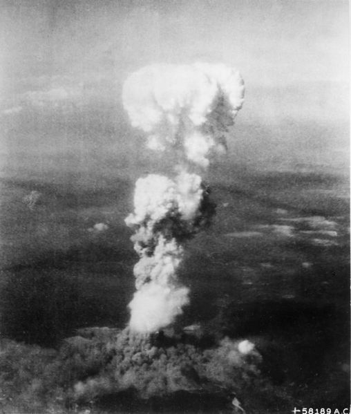 Soubor:Atomic cloud over Hiroshima.jpg