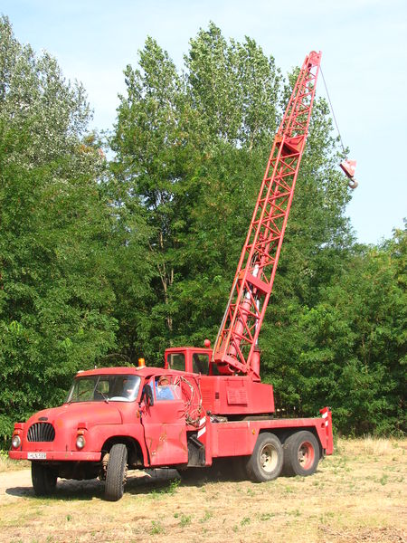 Soubor:Tatra T138 Crane.jpg