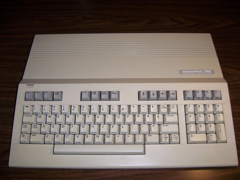 Soubor:Commodore 128 002.jpg