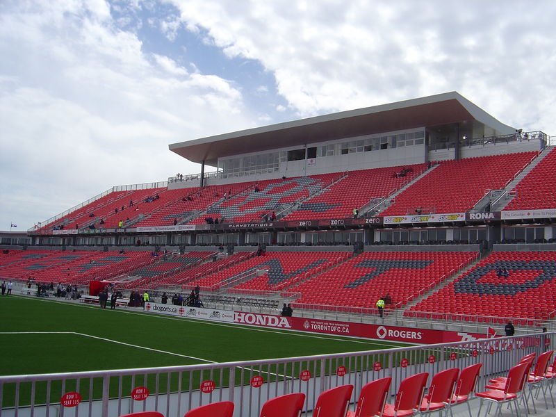 Soubor:West-stand-bmo-field.jpg