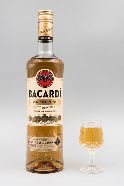 Soubor:2023 Rum Bacardi Carta Oro (3).jpg