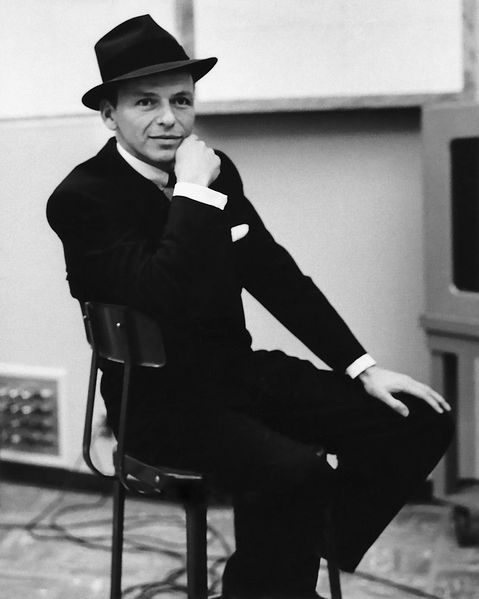 Soubor:Frank Sinatra (1957 studio portrait photograph).jpg