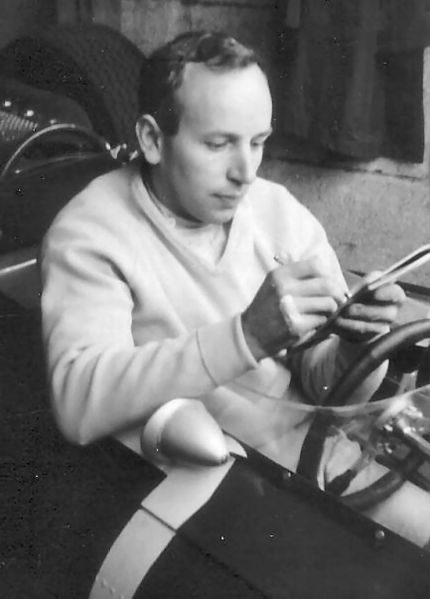 Soubor:John Surtees.JPG