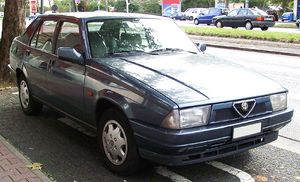 Alfa Romeo 75 front 20070926.jpg