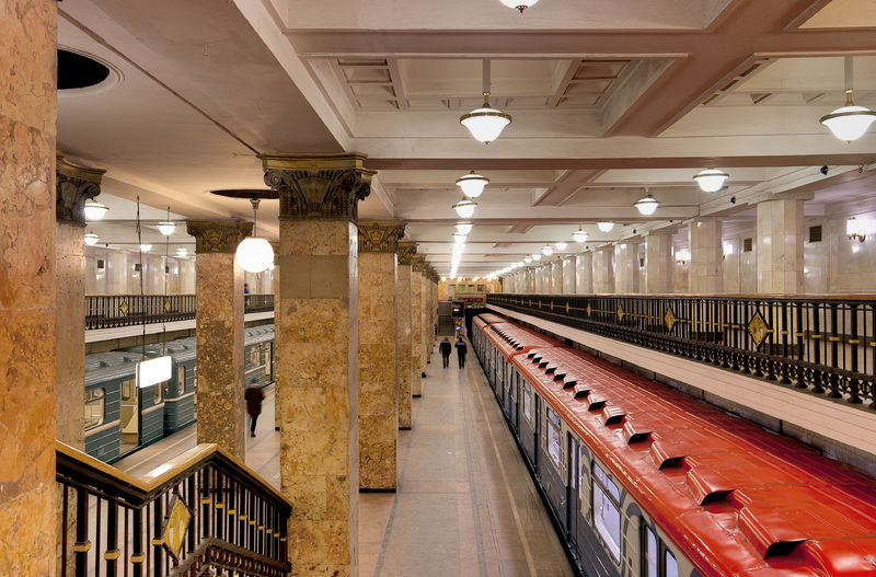 Soubor:MoscowMetro KomsomolskayaRadialnaya 5858.jpg