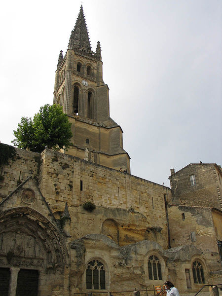 Soubor:Saint-Emilion Eglise monolithe.jpg