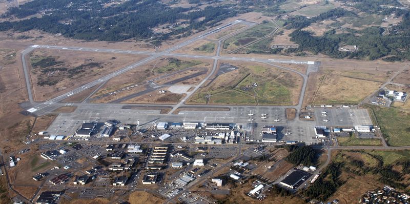 Soubor:Aerial NAS Whidbey.jpg