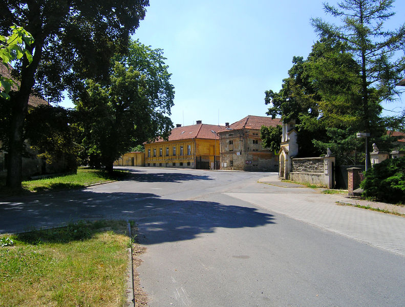 Soubor:Radonice, Vinořská str.jpg