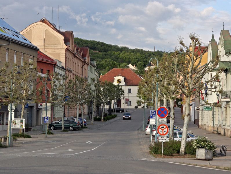 Soubor:Židlochovice náměstí Míru 2.jpg