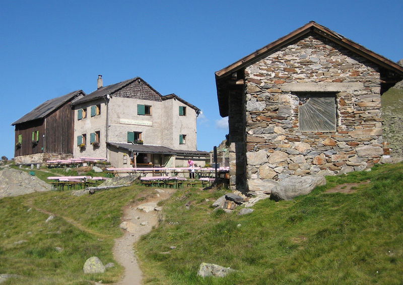 Soubor:Weißkugelhütte - South Tyrol.jpg