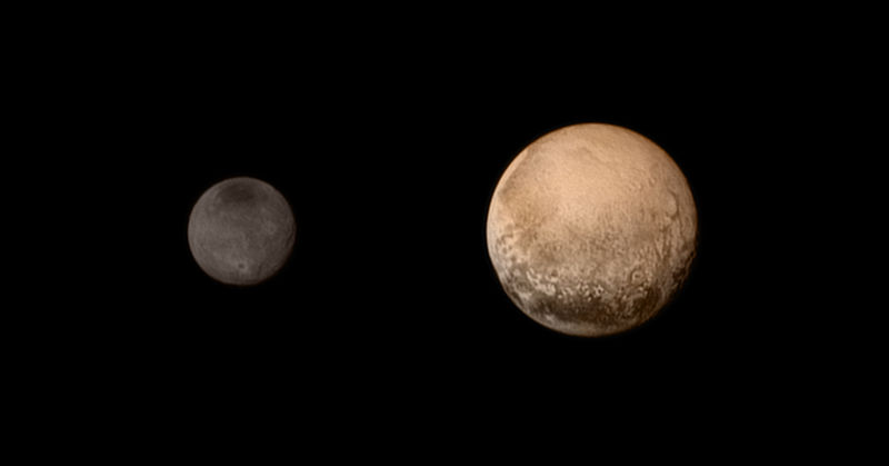 Soubor:A Portrait from the Final Approach to Pluto and Charon Flickr.jpg