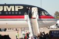 Trump at plane door 2015Dec16.jpg