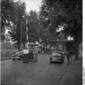 Bundesarchiv B 145 Bild-F003101-0005, Berlin, Zonengrenze, Grenzübergang.jpg