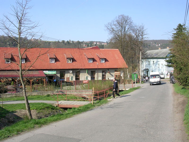 Soubor:Pikovice, restaurace U Dolejších.jpg