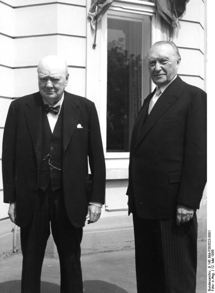 Soubor:Bundesarchiv B 145 Bild-F003523-0001, Bonn, Winston Churchill und Konrad Adenauer.jpg