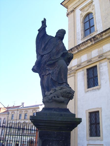 Soubor:Statue in Duchcov castle.jpg