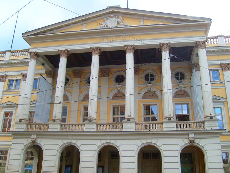 Soubor:Wrocławska opera-front.jpg