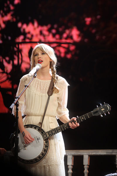 Soubor:Taylor Swift-Speak Now Tour-EvaRinaldi-2012-40.jpg