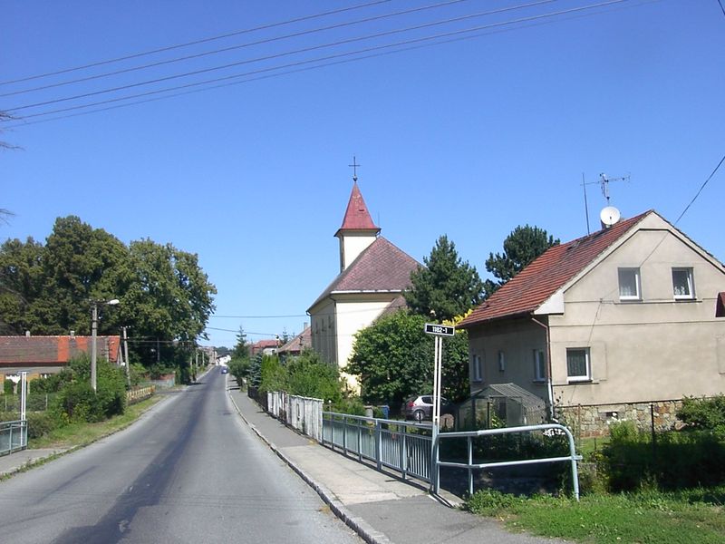 Soubor:Karez kostel.JPG