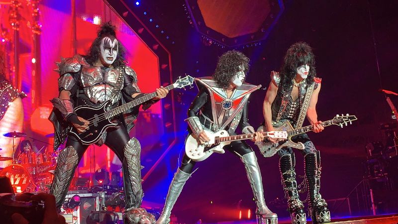 Soubor:Kiss Cracow 2019.jpg