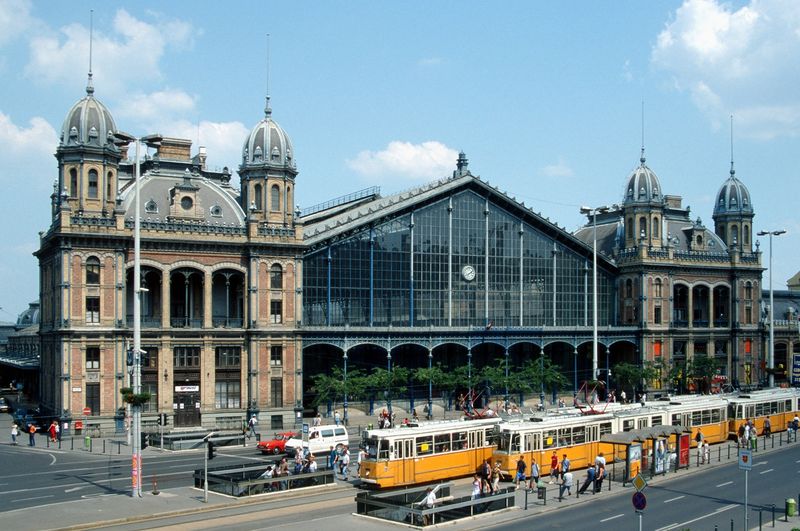 Soubor:Budapest nyugati trams.jpg