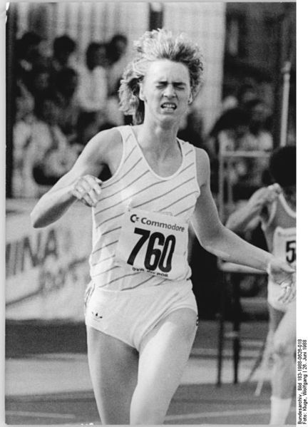 Soubor:Bundesarchiv Bild 183-1988-0626-018, Heike Drechsler.jpg