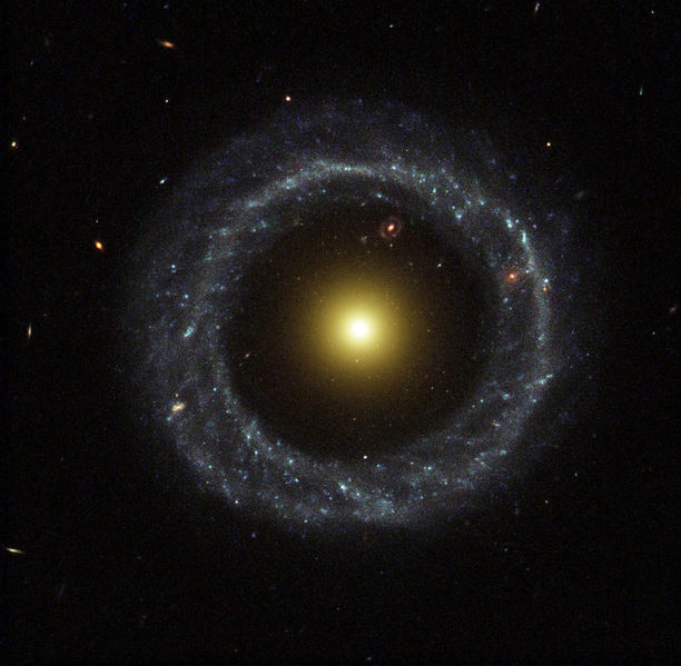 Soubor:Hoag's object.jpg