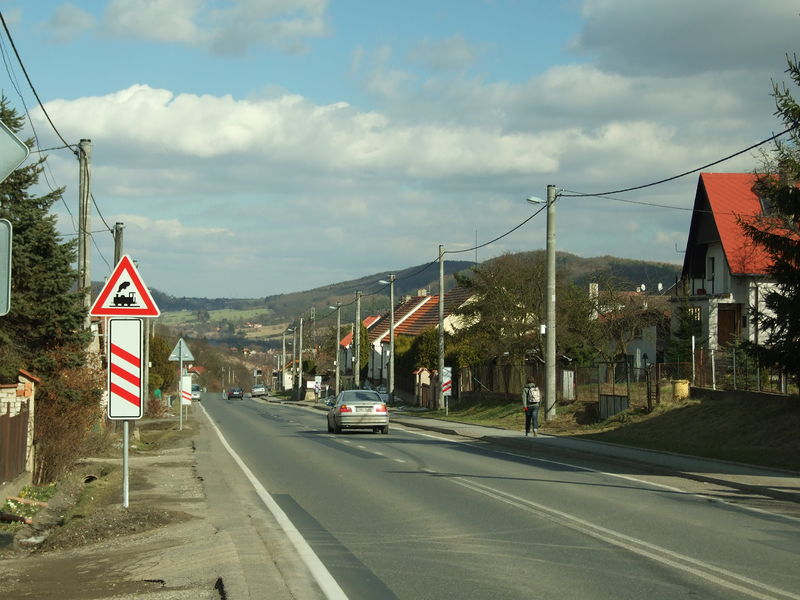 Soubor:Vráž, hlavní cesta.JPG