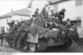 Bundesarchiv Bild 101I-301-1955-17A, Nordfrankreich, Panzer V (Panther) mit Infanterie.jpg