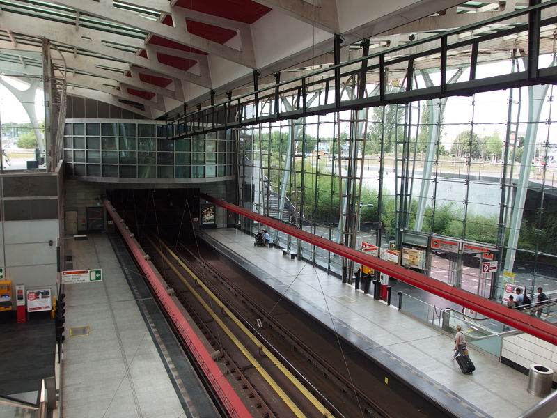 Soubor:Strizkov metro station 2023Z04.JPG