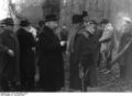 Bundesarchiv B 145 Bild-F001213-0007, Springe-Hannover, Diplomatenjagd mit Heuss.jpg