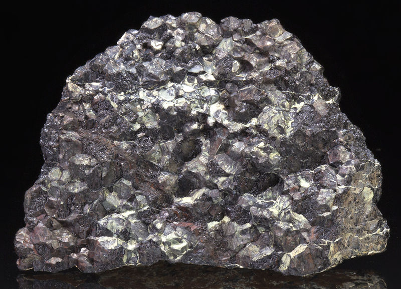 Soubor:Chromite-Zimbabwe.jpg