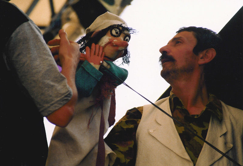 Soubor:Sibiu puppeteer.jpg